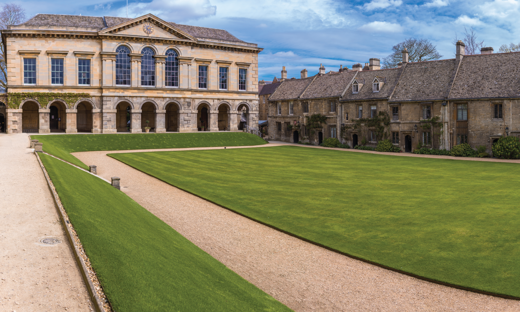 Grassy quad and buildings of Worcester College, Oxford University, U.K.